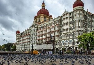 पाकिस्तान से मिली मुंबई के ताज होटल को उड़ाने धमकी, बढ़ाई गई सुरक्षा
