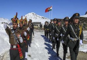 Ladakh: चीन ने फिर कराई घुसपैठ की कोशिश, पैंगोंग झील के पास भारतीय सेना ने एक चीनी सैनिक को पकड़ा