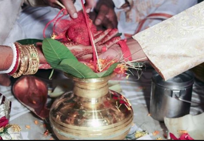 सिंदूर लगाने से किया मना तो पति पहुंचा अदालत, जानिए क्या आया गुवाहाटी हाईकोर्ट से फैसला