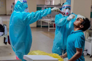 कोरोनावायरस : देश में पिछले 24 घंटे में सामने आए 24,248 नए केस, 425 लोगों की मौत