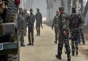 कश्मीरः बडगाम में आर्मी कैंप पर आतंकियों का हमला, कोई हताहत नहीं