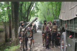 कश्मीर : मुठभेड़ में जैश-ए-मोहम्मद के दो आतंकवादी ढेर, हथियार बरामद