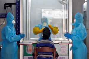 Coronavirus India Updates: 24 घंटों में सामने आए 44,878 नए मामले, 5 लाख से कम एक्टिव केस