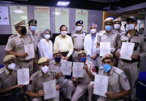 दिल्ली पुलिस की शानदार पहल, एम्स में प्लाज्मा डोनेशन अभियान किया शुरू ताकि बचाई जाए लोगों की जान