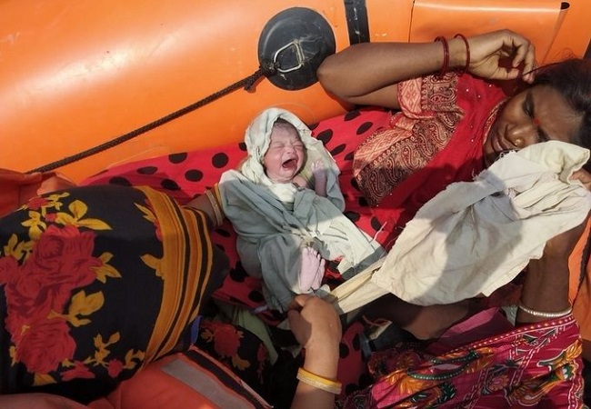 Woman gives birthon a rescue boat
