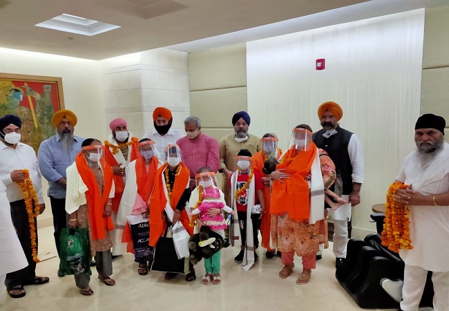 First delegation of Afghan Sikhs who will get shelter in India
