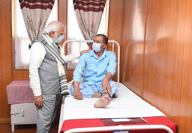 Narendra Modi Leh Visit Hospital