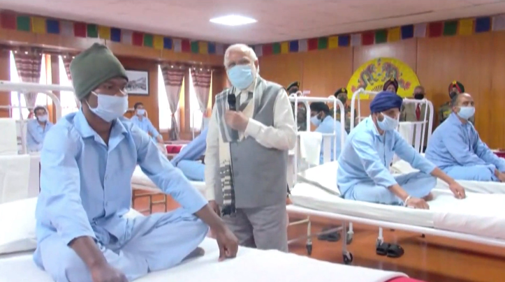 Narendra Modi Leh Visit Hospital5