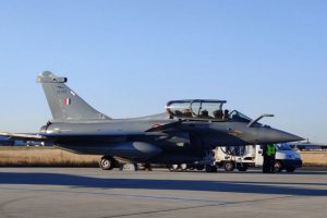 Rafale Jet : फ्रांस ने भारत को राफेल की दूसरी खेप सौंपी, चीन के J-20 पर भारी पड़ेगा ये लड़ाकू विमान