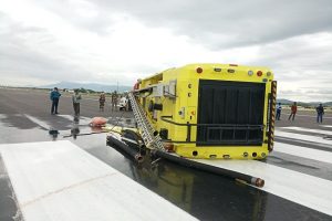 तिरुपति हवाई अड्डे रनवे पर पलटी दमकल की गाड़ी, कोई खास नुकसान नहीं