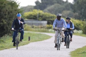 ‘मेड इन इंडिया’ के दीवाने हुए ब्रिटिश प्रधानमंत्री, मोटापे के खिलाफ साइकिल चलाकर की योजना की शुरुआत