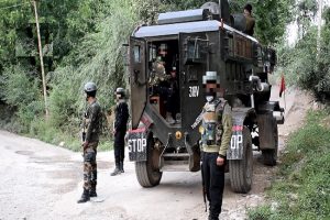 कश्मीर घाटी में पिछले 24 घंटे में दूसरी मुठभेड़, सुरक्षा बलों ने तीन आतंकियों को किया ढेर
