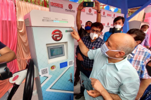 दिल्ली : सिसोदिया ने पटपड़गंज में ईवी चार्जिग स्टेशन का किया उद्घाटन, ऑनलाइन स्लॉट बुकिंग का मिलेगा लाभ