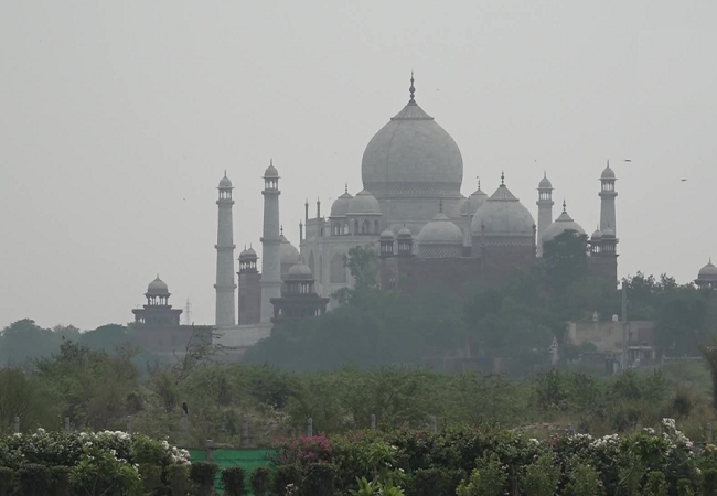 कोविड-19 के चलते आगरा जिला प्रशासन ने लिया फैसला, अभी नहीं खुलेगा ताजमहल