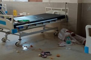 तेलंगाना में कोरोना मरीज बेड से गिरा, ऑक्सीजन सप्लाई बंद होने से मौत