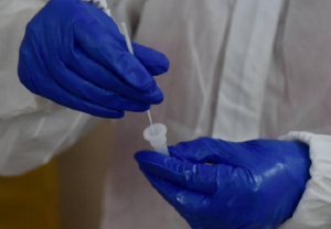 यूपी में कोरोना से ज्यादा संक्रमित जिलों के लिए अब बढ़ाई जाएगी जांच, 50 हजार एंटीजन टेस्ट किट खरीदे गए
