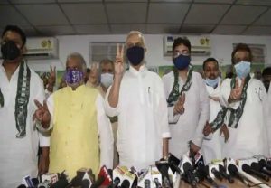 बिहार चुनाव : लालू के समधी चंद्रिका राय सहित राजद के 3 विधायक जदयू में हुए शामिल