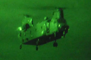 भारतीय वायुसेना ने दिखाई अपनी ताकत, दौलत बेग ओल्डी में वायुसेना के चिनूक हेलीकॉप्टर ने भरी उड़ान