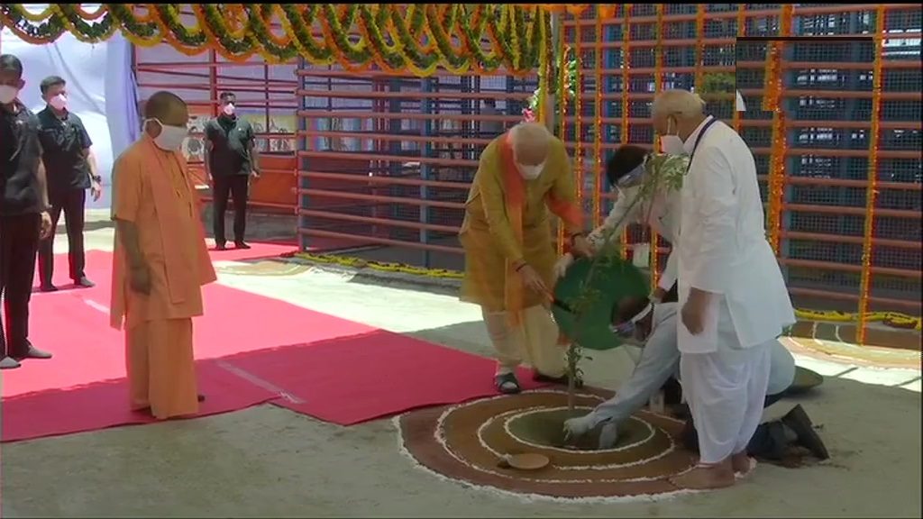 modi in ayodhya