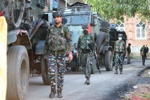 कश्मीर : सुरक्षाबलों को मिली बड़ी कामयाबी, चार आतंकियों को उतारा मौत के घाट, एक को जिंदा पकड़ा