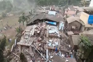 रायगढ़ में गिरी 5 मंजिला इमारत, 15 लोग गंभीर हालत में निकाले गए, कईयों के दबे होने की आशंका