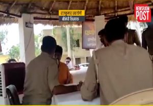 UP : थाने में अलीगढ़ विधायक के बहस करने का वीडियो वायरल