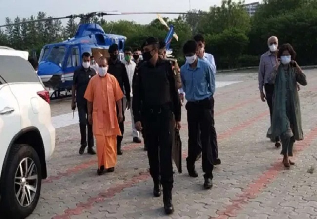Varanasi Helipad Police line Yogi