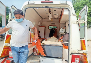 बिहार : मधेपुरा में अस्पताल पहुंचते समय खत्म हुआ सरकारी एंबुलेंस का ऑक्सीजन, मरीज की मौत