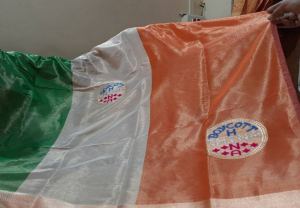 चीन का बॉयकॉट करने का एक नायाब तरीका, वाराणसी में रेशमी तिरंगा बनारसी साड़ियों पर भारत का नक्शा दे रही संदेश