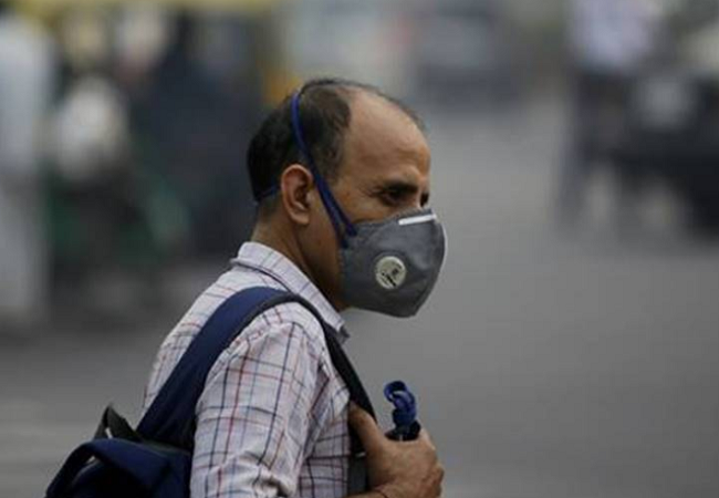 delhi people wearing mask