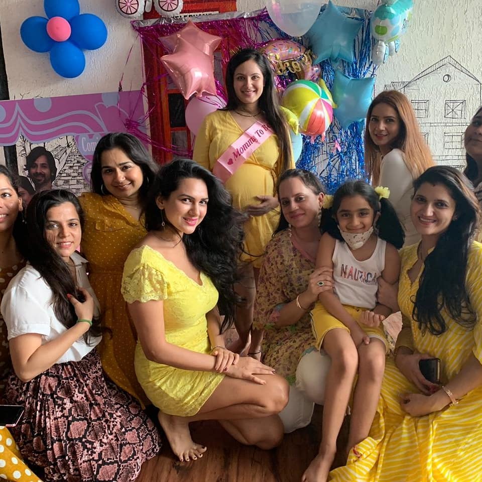 pooja banerjee baby shower