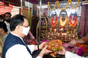बीजेपी के राष्ट्रीय अध्यक्ष जेपी नड्डा ने पटना के देवी मंदिर में की पूजा-अर्चना, देखें तस्वीरें