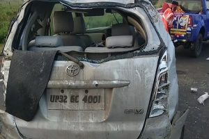 UP Police : फिर पलटी यूपी पुलिस की गाड़ी, हुई गैंगस्टर फिरोज खान की मौत, लोगों ने कहा- ‘कोई और स्क्रिप्ट नहीं है?’