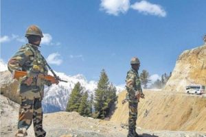 India China Standoff: लद्दाख में तापमान माइनस में, चीनी सैनिक हो गए बेदम, भारतीय जवानों का हौसला देखिए