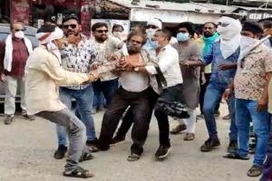 Chhattisgarh : छत्तीसगढ़ में कांग्रेसी हुए बेकाबू, पत्रकार की बेरहमी से कर दी पिटाई, राज्यपाल से करनी पड़ी दखल की मांग