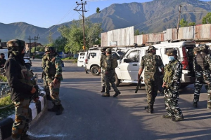 Jammu and Kashmir : शोपियां में मिनी सचिवालय पर हुआ आतंकी हमला, सर्च ऑपरेशन शुरू