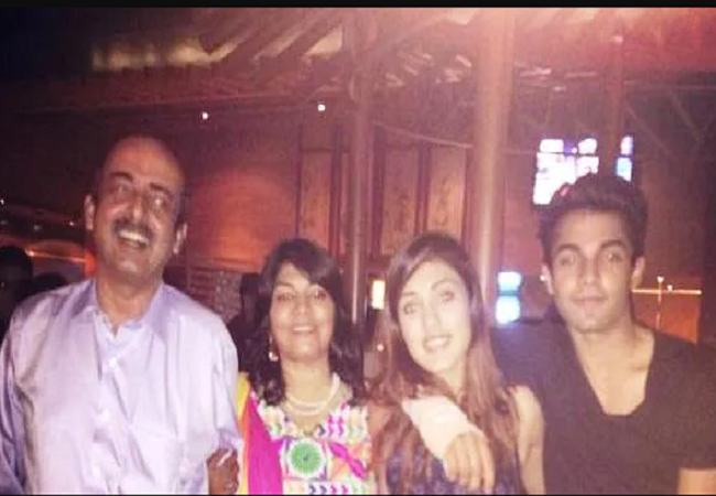 rhea chakravarty family