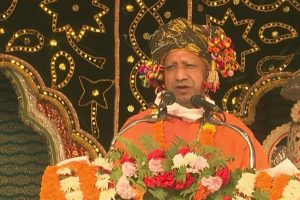Uttar Pradesh: गोरखपुर में बोले योगी आदित्यनाथ, लॉकडाउन का सूझबूझ भरा निर्णय लेकर प्रधानमंत्री ने देश को कोरोना की विकरालता से बचाया