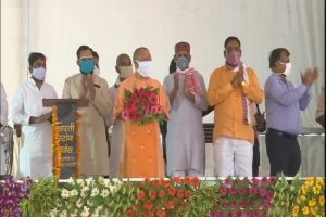 Uttar Pradesh: सीएम योगी के मिशन किसान कल्याण और मिशन शक्ति को आगे बढ़ाने में गन्ना भी बना मददगार
