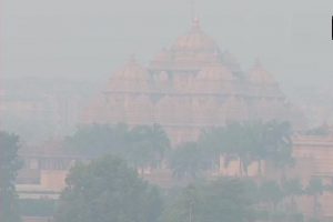 Air Pollution: दिल्ली-एनसीआर का बुरा हाल, आज भी छाई धुंध की चादर
