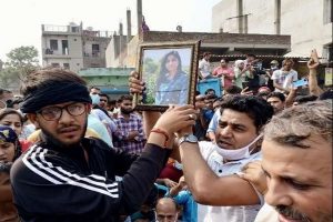 Ballabgarh: मृतका के परिवार का दावा, ‘लव-जिहाद’ बनी लड़की की मौत की वजह, आरोपियों के एनकाउंटर की कर रहे मांग