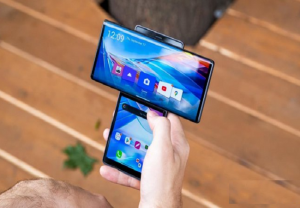 Phone Launch: एलजी कल लॉन्च करेगा अपना शानदार रोटेटिंग स्क्रीन वाला द विंग स्मार्टफोन , जानें फीचर्स