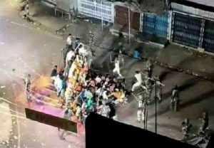 Bihar: चुनाव से एक दिन पहले मुंगेर में दुर्गा मूर्ति विसर्जन के दौरान चली गोली, एक की मौत, कई घायल