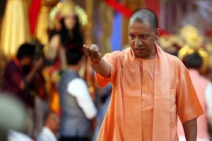 Uttar Pradesh:  यूपी में योगी का हंटर, लागू होगा असम मॉडल, दो से ज्यादा बच्चों पर छिन जाएगी सरकारी सुविधाएं