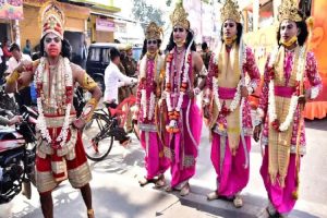 Ayodhya Diwali: अयोध्या में दीपोत्सव, सीएम योगी ने की रामलला की पूजा