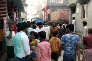 UP: कुशीनगर में पटाखे के गोदाम में विस्फोट, 4 लोगों की मौत