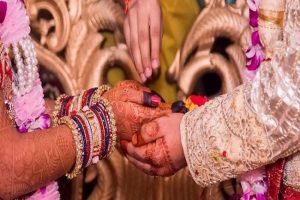 Subh Vivah: इस साल का अंतिम विवाह मुहूर्त आज, जानें साल 2021 में कब गूंजेंगी शहनाइयां