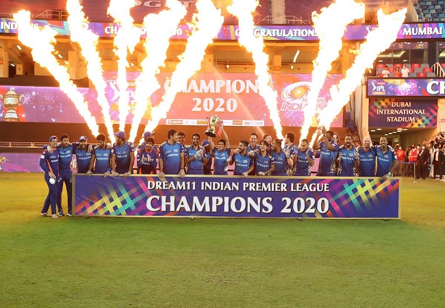 IPL Final 2020: दिल्ली के खिताबी ख्वाब को मुंबई ने तोड़ा, पांचवीं बार उठाई आईपीएल ट्रॉफी