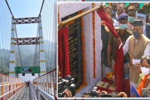 Uttrakhand: मुख्यमंत्री त्रिवेंद्र सिंह रावत की ऋषिकेश वासियों को सौगात, पैदल झूला पुल जानकी सेतु का लोकार्पण