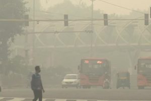 Air Pollution: आज भी प्रदूषण का स्तर पहुंचा गंभीर श्रेणी में, विजिबिलिटी हुई बहुत कम